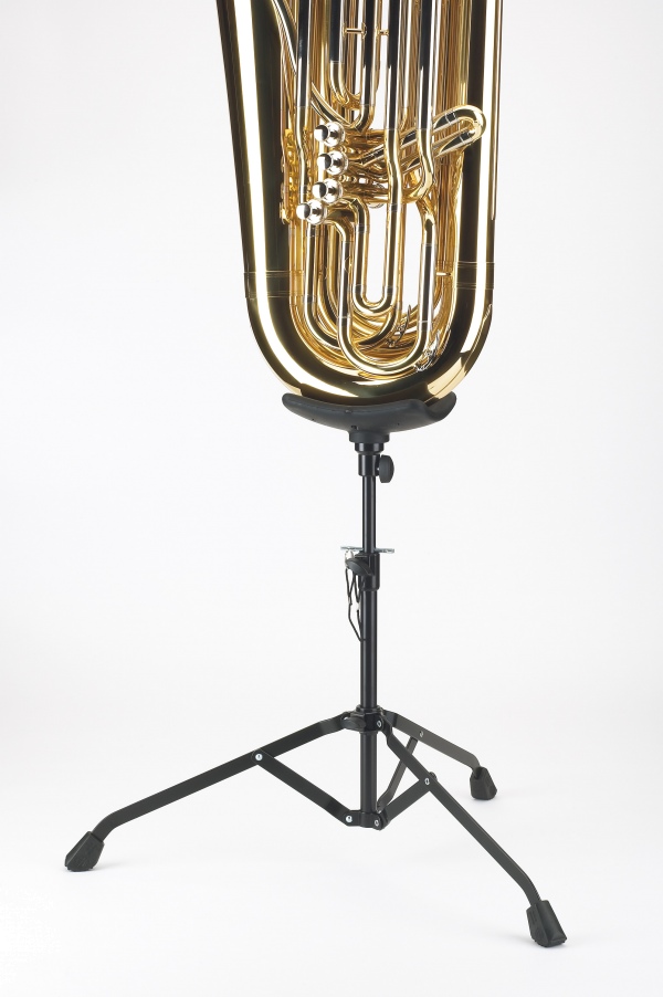 Tuba performer stand